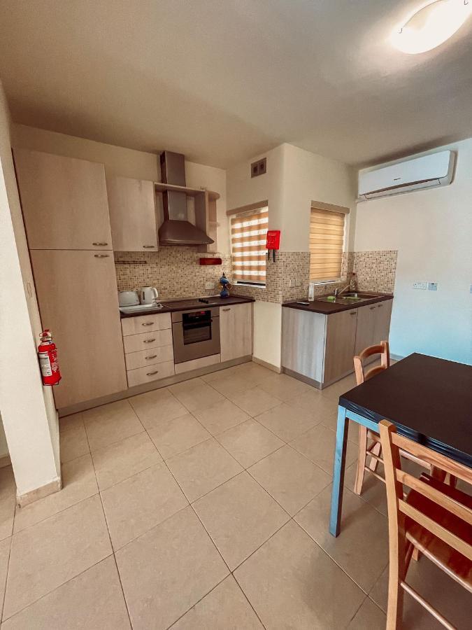 Stresa Court Apartments Saint Julian's Екстериор снимка