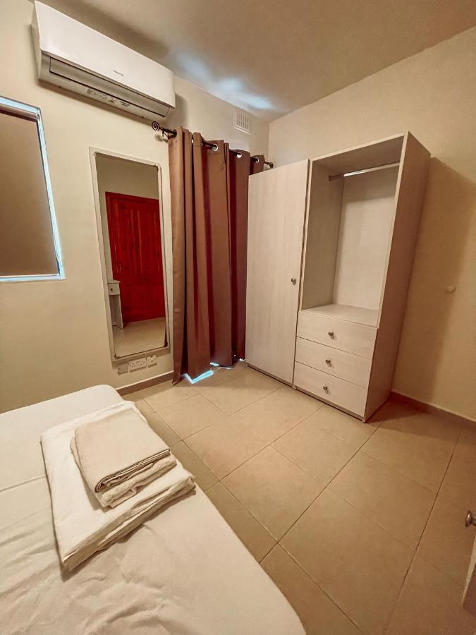 Stresa Court Apartments Saint Julian's Екстериор снимка
