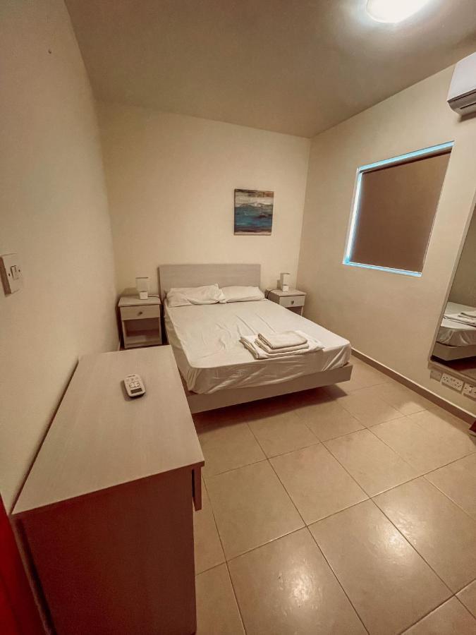 Stresa Court Apartments Saint Julian's Екстериор снимка