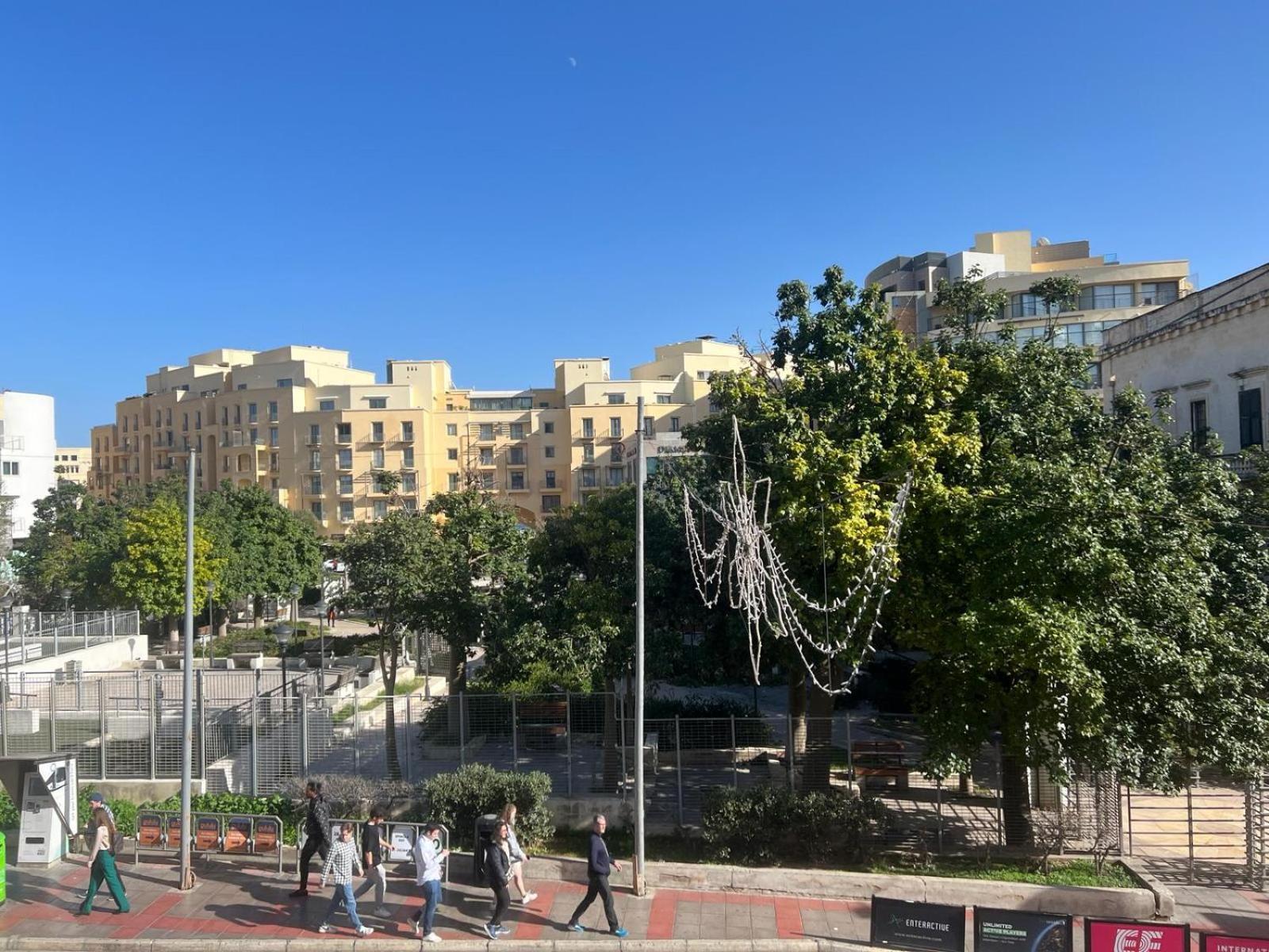 Stresa Court Apartments Saint Julian's Екстериор снимка